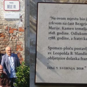 spomenploca-otkrivanje Otkrivena spomen-ploča na mjestu nekadašnjeg kapucinskog samostana u Zagrebu