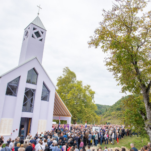 Zrin Godišnja sjednica Zaklade za gradnju crkve u Zrinu