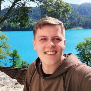 3f78ce92-50b8-4bb4-a22f-db6af626ebdb-e1585668148834 Mladi franjevac poručio: Krist daje smisao svemu što živimo, u tome je ključ kršćanske nade!